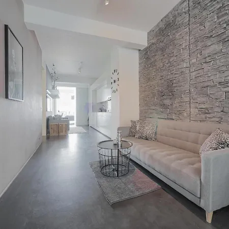 High-end With Rooftop Terrace And Gym