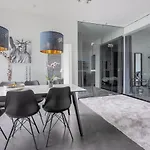 High-end With Rooftop Terrace And Gym