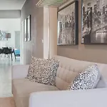 High-end With Rooftop Terrace And Gym